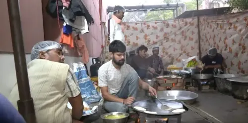 क्या बिहार में काउंटिंग के बीच दिल्ली के भाजपा कार्यालय में पकवान बन रहे हैं?