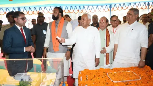 बिहार: नीतीश कुमार की समृद्धि यात्रा में बक्सर में विशिष्ट चिकित्सा केंद्रों का उद्घाटन