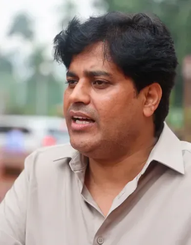 बिहार : सिवान गोलीकांड की जांच के लिए कांग्रेस की टीम बिहार पहुंची, इमरान प्रतापगढ़ी ने सरकार पर लगाए गंभीर आरोप