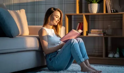 क्या बिना दवा खाए तनाव और चिंता से कोसों दूर हो सकते हैं? जानें बिब्लियोथेरेपी के फायदे