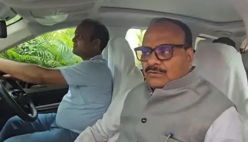 योगी आदित्यनाथ के 54वें जन्मदिन पर भाजपा नेताओं की बधाई, मोदी को बताया सर्वाधिक लोकप्रिय प्रधानमंत्री