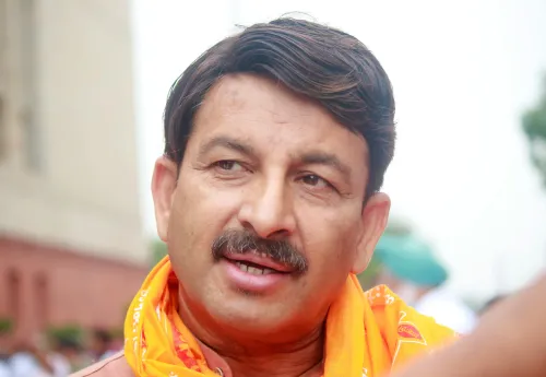 क्या बीजेपी सांसद मनोज तिवारी 30 साल बाद कांवड़ यात्रा पर बाबा वैद्यनाथ धाम के लिए निकल रहे हैं?