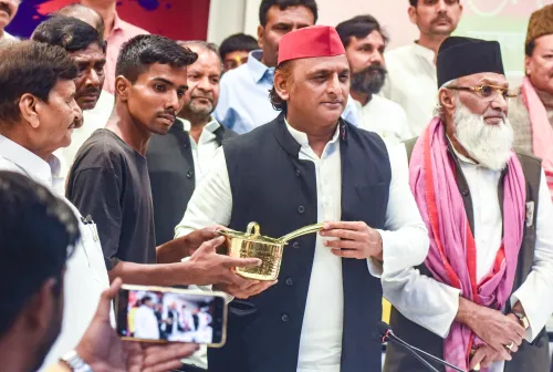 Akhilesh Yadav Accuses BJP of Misleading on Women's Reservation