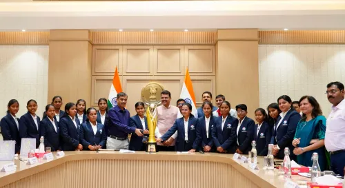 क्या सीएम देवेंद्र फडवणीस ने ब्लाइंड टी20 वर्ल्ड कप विजेता टीम से मुलाकात की?