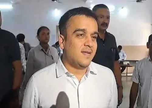 क्या हर्ष सांघवी बीएलओ लोकशाही के असली हीरो हैं?