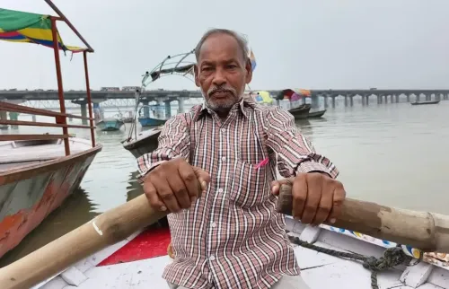 How Do Boatmen at Sangam Celebrate PM Modi’s 75th Birthday?