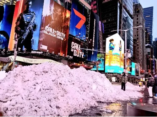 Severe 'Bomb Cyclone' Hits US Northeast, Brings Record Snowfall