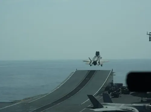 Did Britain's aircraft carrier hold drills in South Korea to strengthen strategic bonds?