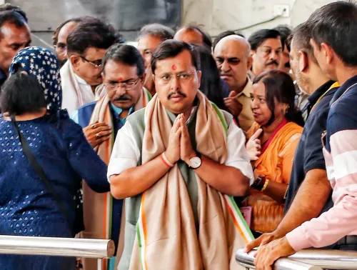 नितिन नबीन और हर्ष मल्होत्रा की झंडेवालान मंदिर में संयुक्त प्रार्थना