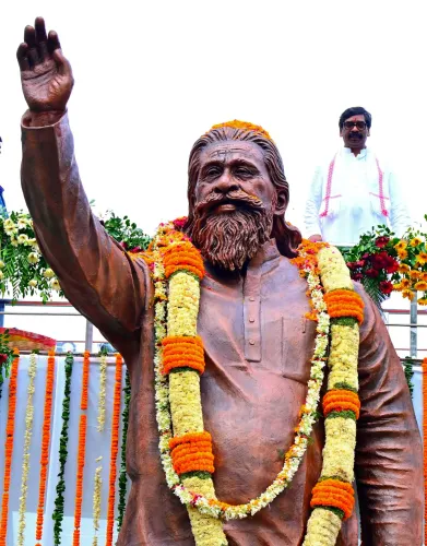 Ramgarh: Hemant Soren pays tribute to Shibu Soren