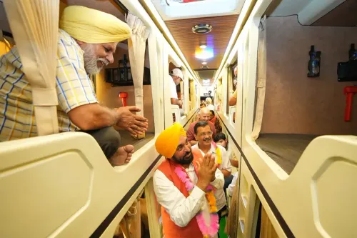 Hoshiarpur: Kejriwal, Mann attend 'Ek Shaam Bhagwan Shiv Ke Naam' bhajan evening