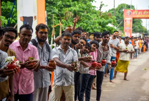 Saran: Devotees queue up at Hariharnath Temple for prayers
