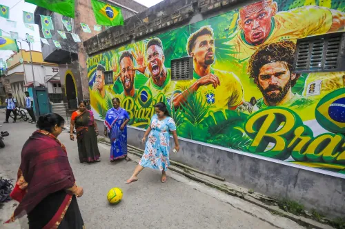 FIFA विश्व कप म्यूरल के पास महिलाओं का फुटबॉल जोश