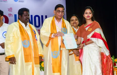 पटना: इंदिरा गांधी राष्ट्रीय मुक्त विश्वविद्यालय का दीक्षांत समारोह रविंद्र भवन में आयोजित