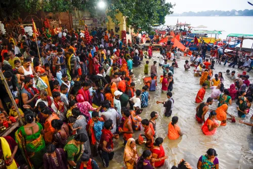 Saran: Devotees take holy dip in Ganga on third Somwar
