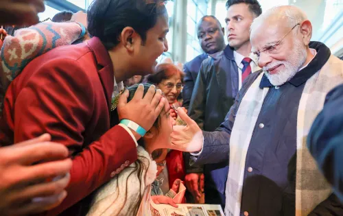 Windhoek: PM Modi Welcomed Enthusiastically by Indian Community