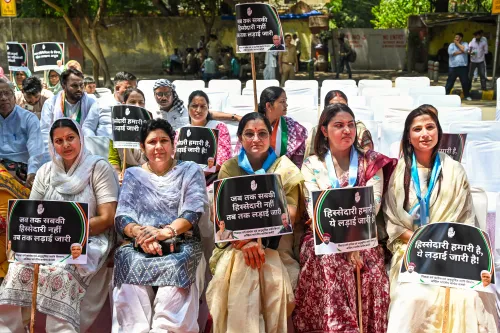 New Delhi: Congress Demonstrates for Women’s Reservation Legislation