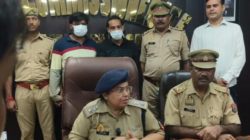 नोएडा में प्रेमी जोड़े समेत तीन चोर गिरफ्तार, कैफे बंद होने के बाद बनाया चोरी का गैंग