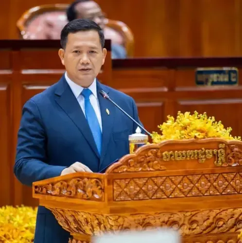 Cambodian PM officially opens kingdom's biggest airport