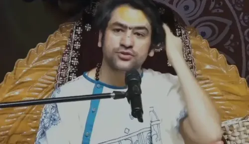 कैप्टन स्मित मच्छार को हनुमान चालीसा से मिला हौसला, बचाई 100 से अधिक यात्रियों की जान: धीरेंद्र कृष्ण शास्त्री