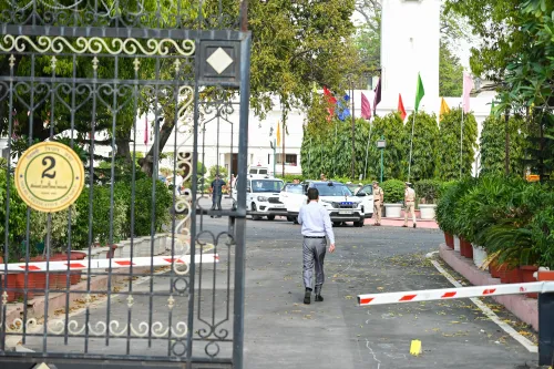 New Delhi: Car crashes into Delhi Assembly gate causing security alert