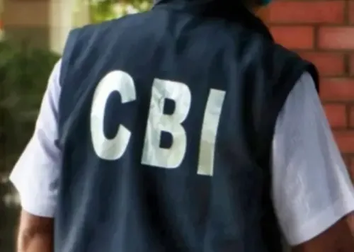 क्या सीबीआई कोर्ट ने लोन धोखाधड़ी मामले में तीन आरोपियों को तीन साल की सजा सुनाई?