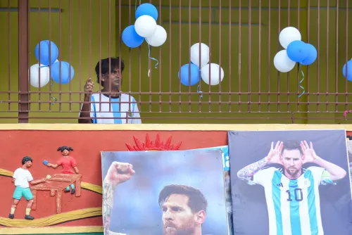 Kolkata: Fans watch Argentina's FIFA World Cup match against Algeria