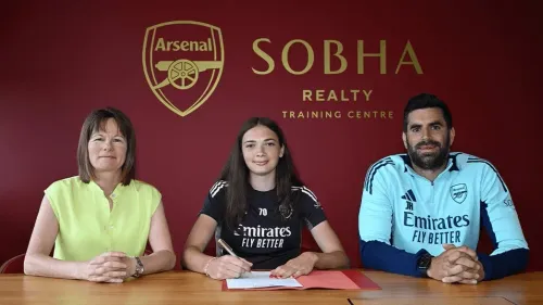 Did Cecily Wellesley-Smith Just Sign Her First Pro Contract with Arsenal?