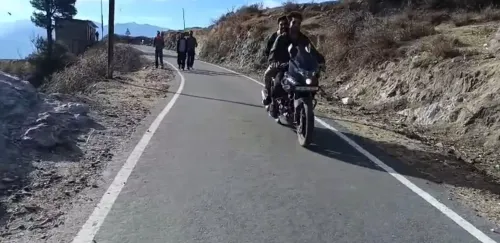 क्या केंद्र सरकार ने ग्रामीण इलाकों में 10,000 किलोमीटर से अधिक की सड़क परियोजनाओं को मंजूरी दी?