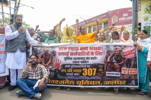 जालंधर में वाल्मीकि यूनियन का आक्रोश, महिलाएँ भी सड़क पर