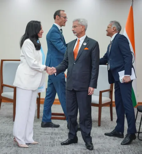 Manila: S. Jaishankar meets Anita Anand