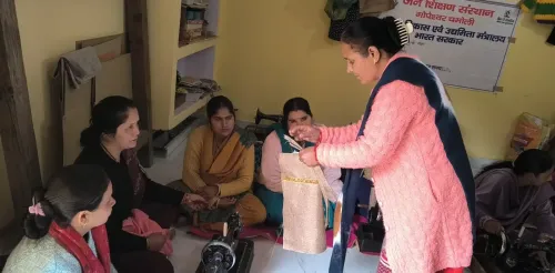 चमोली में महिलाओं का आत्मनिर्भरता का सफर, कौशल प्रशिक्षण से बन रहे नए रोजगार के अवसर