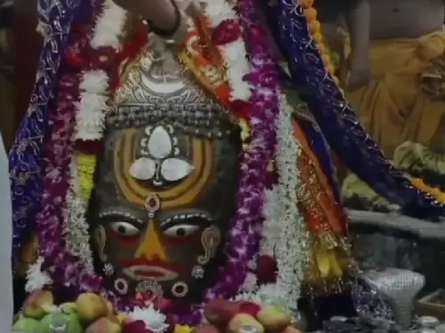 क्या चांदी के बेल पत्र और रुद्राक्ष की माला से बाबा महाकाल का शृंगार भक्तों को दिव्य दर्शन देता है?