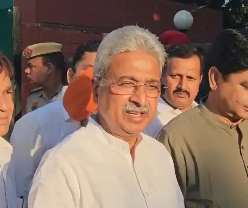 क्या हरियाणा कांग्रेस अध्यक्ष ने आईपीएस वाई पूरन के परिजनों से मिलकर आंदोलन की चेतावनी दी?