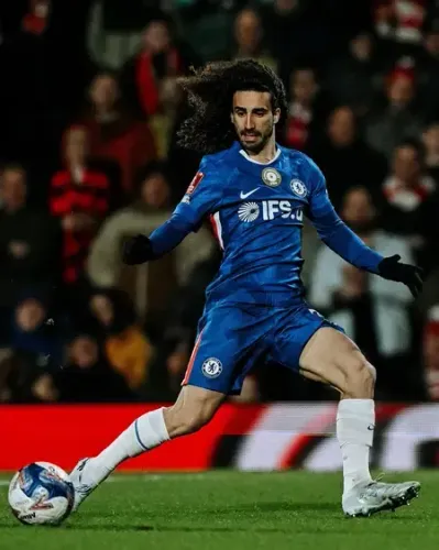 Marc Cucurella: Chelsea Defender Contemplates Barcelona Comeback