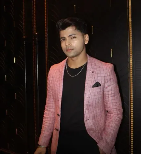 सिद्धार्थ निगम ने छात्र समर्थन पर ट्रोलिंग को किया नज़रअंदाज़, बोले — 'फॉलोअर्स से नहीं तय होती मेरी कीमत'