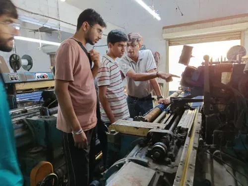 IIT एक्सप्लोरर फेलोशिप 2026: 56 छात्र टीमें 6 राज्यों की यात्रा पर, लैब से बाहर सीखेंगी भारत