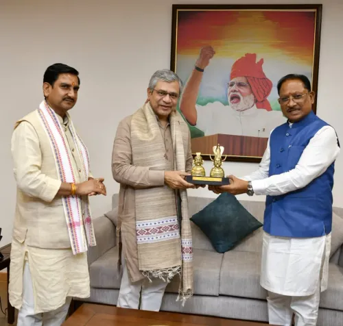 Chhattisgarh CM Sai Pushes Rail Expansion in Delhi Meet