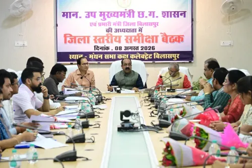 बिलासपुर समीक्षा बैठक में डिप्टी सीएम अरुण साव सख्त, 4 अधिकारियों को शो-कॉज नोटिस के निर्देश