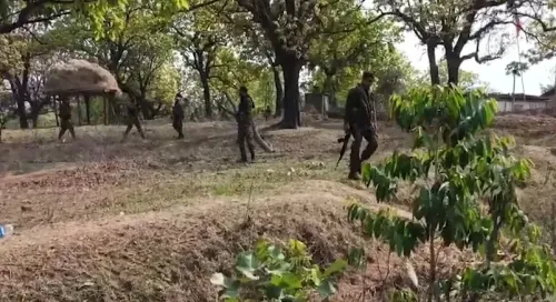 क्या कांकेर में 21 माओवादी आत्मसमर्पण करके शांति का रास्ता अपनाने जा रहे हैं?