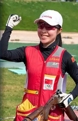How Did China's Jiang Achieve a Perfect Score to Win Women's Skeet Gold at ISSF World Cup Final?