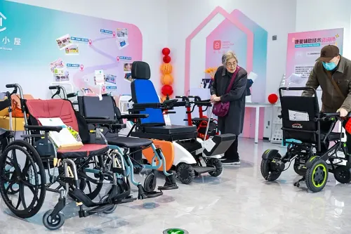 चीनी प्रधानमंत्री ने सरकारी कार्यों के लिए वसंत महोत्सव के बाद राज्य परिषद की बैठक बुलाई