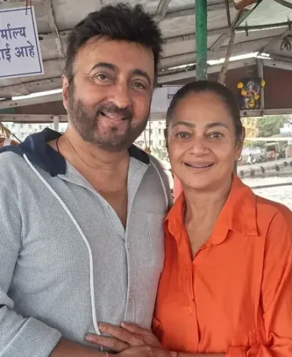 जरीना वहाब ने मास्टर राजू संग तस्वीर शेयर कर जगाईं 'चितचोर' की पुरानी यादें