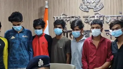 ग्रेटर नोएडा: सूरजपुर पुलिस ने 7 चोरों को दबोचा, सोने की चैन, 4 किलो तांबा और अवैध चाकू बरामद