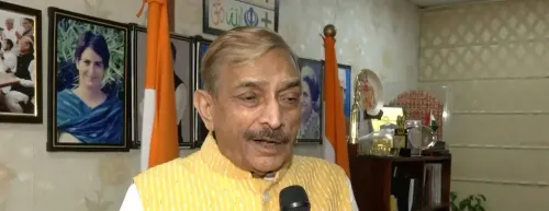 चुनाव आयोग के अंदरूनी विवाद पर विपक्ष का हमला: कांग्रेस बोली 'लोकतंत्र लूट', झामुमो ने CEC पर साधा निशाना