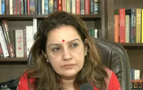 चुनाव आयोग की पारदर्शिता पर प्रियंका चतुर्वेदी के सवाल, सीईसी ज्ञानेश कुमार पर महाभियोग की तैयारी