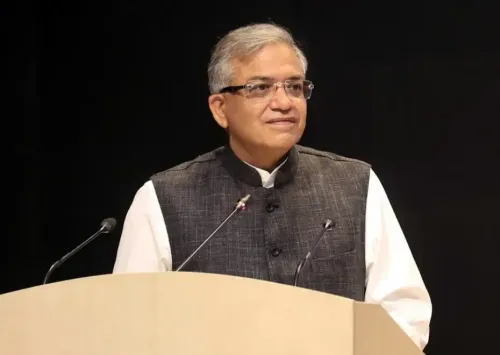 क्या चुनाव आयोग ने राहुल गांधी से डिक्लेरेशन देने या झूठे आरोपों के लिए माफी मांगने को कहा?
