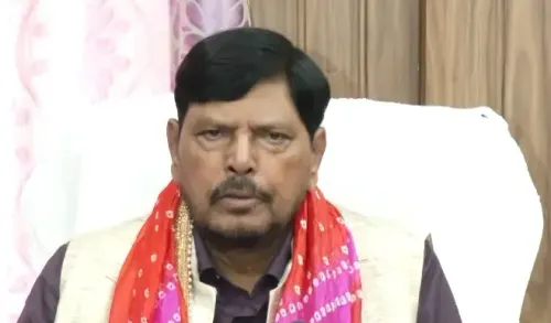 चुनाव आयोग स्वतंत्र संवैधानिक संस्था है, सरकार के निर्देश पर नहीं चलता: रामदास आठवले