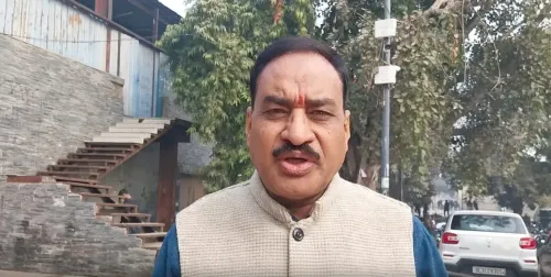 क्या चुनाव नजदीक आने पर ममता बनर्जी मंदिरों का दिखावा कर रही हैं?