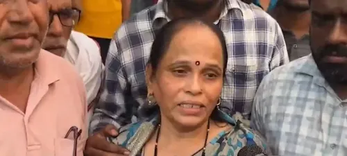 सीजेपी संस्थापक अभिजीत दिपके रिहा, दादी के अंतिम संस्कार से चूके; मां अनीता बोलीं— 'आखिरी दर्शन भी नसीब नहीं हुए'